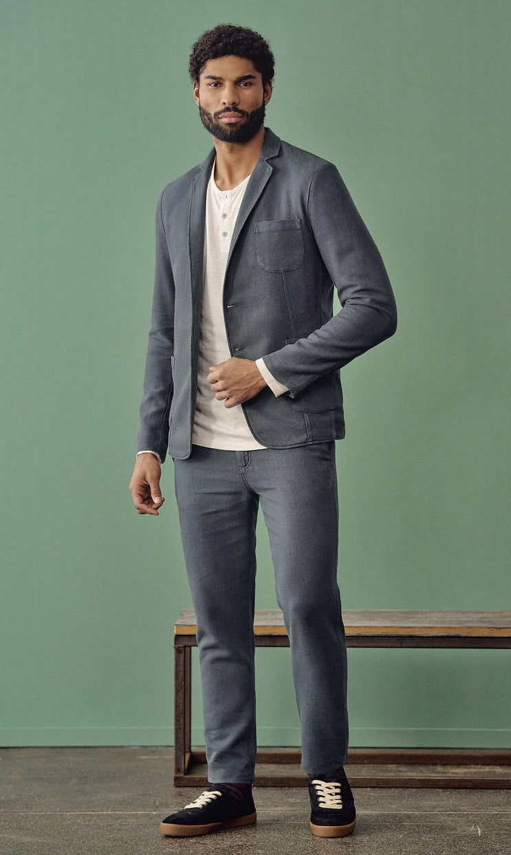 Nachhaltige Hose und Sakko aus Hanf und Bio-Baumwolle, Fairtrade und OEKO-TEX zertifiziert.