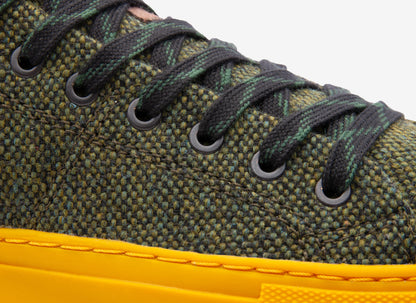MINERA Greenstar | Nachhaltige Sneakers | Detailansicht mit dunklen Schuhbändern
