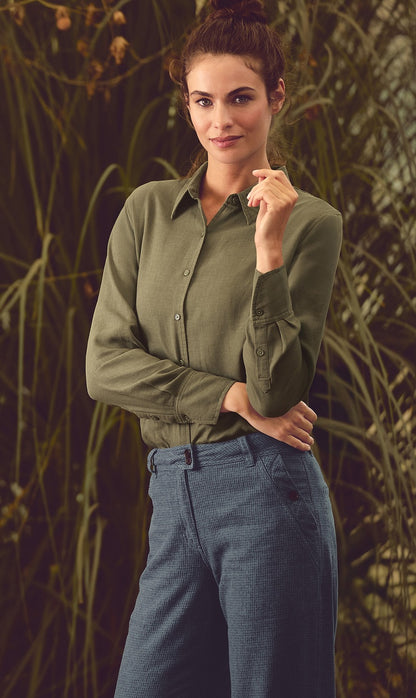 Nachhaltige Bluse aus Hanf und Bio-Baumwolle