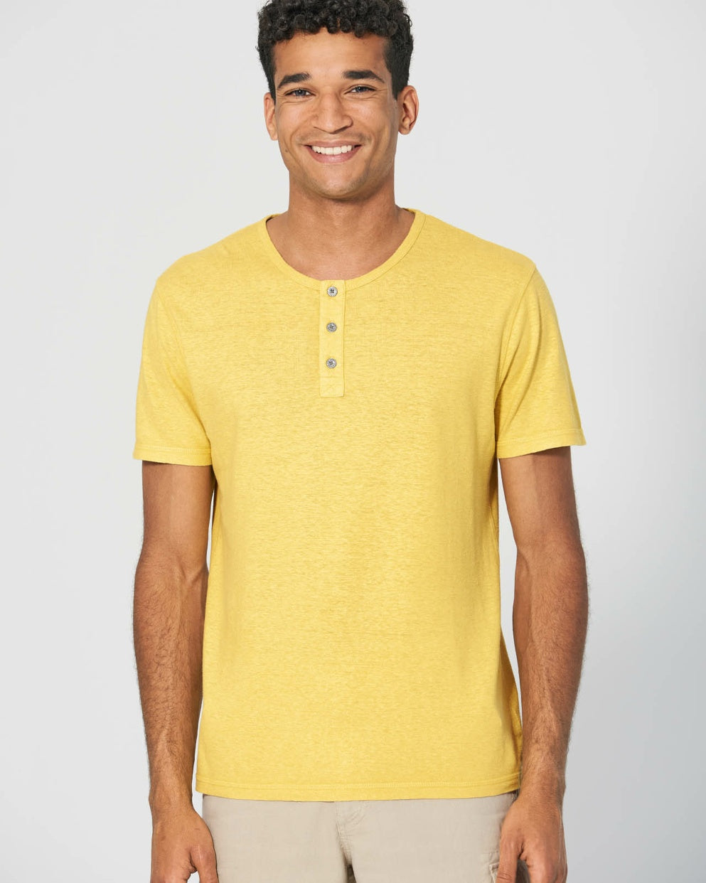 Nachhaltiges Henley T-Shirt aus Hanf und Bio-Baumwolle, Fairtrade und OEKO-TEX zertifiziert