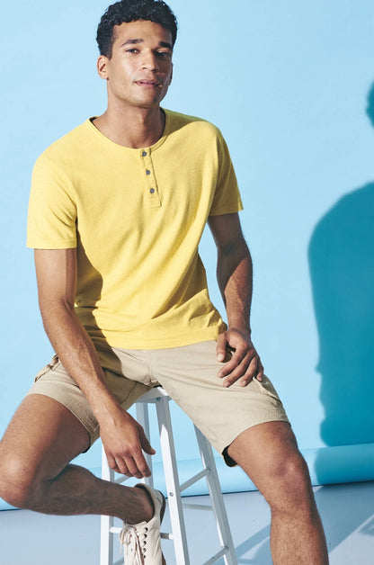 Nachhaltiges Henley T-Shirt aus Hanf und Bio-Baumwolle, Fairtrade und OEKO-TEX zertifiziert